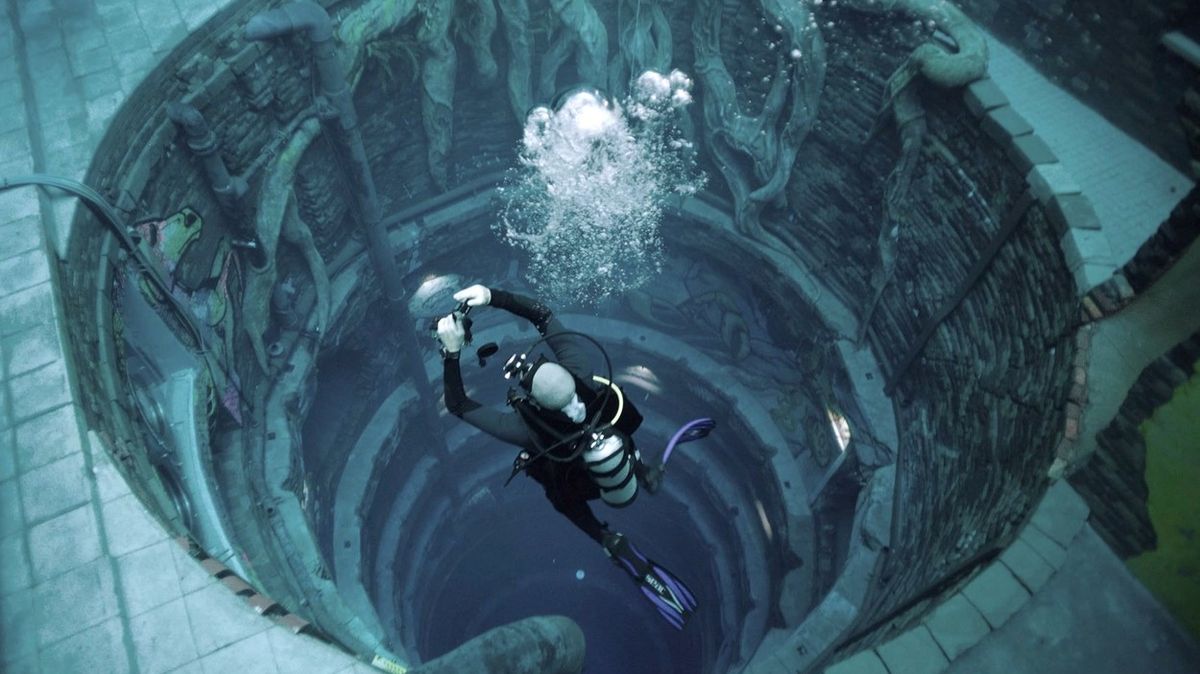 Další rekord. V Dubaji otevřeli nejhlubší bazén na světě